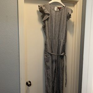 EUC Vince Camuto size L women’s short sleeve cap sleeve jumpsuit capris mid calf